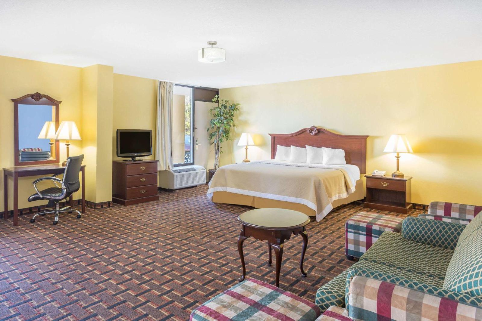 Days Inn by Wyndham Mocksville Main image 1